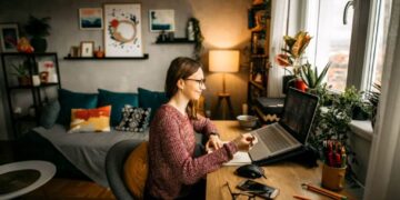 Dbanie o zdrowie psychiczne podczas pracy w domu